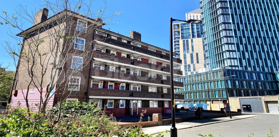			LET , 3 Bedroom, 1 bath, 0 reception Apartment			 Tiverton Street, Elephant & Castle / Borough